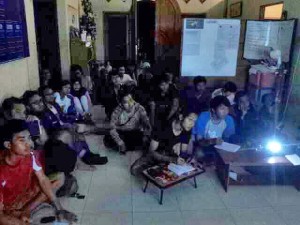 UNDIP Marine Diving Club members learn about manta rays