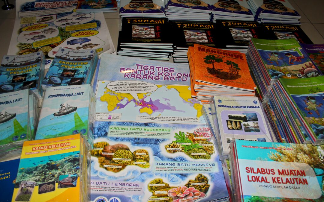 400 marine education books for manta sanctuary schools
